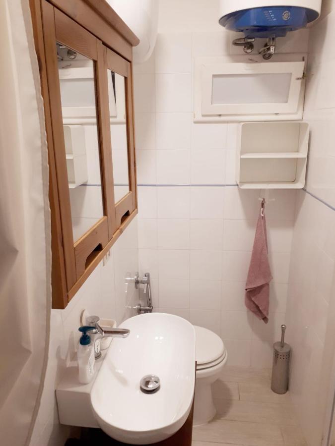 Apartment Apartment, Super Position Rom
