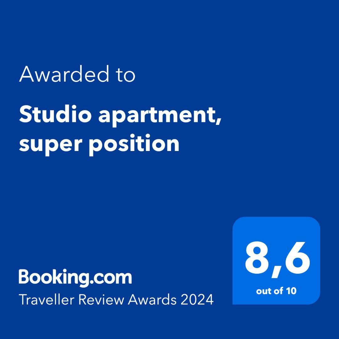 Apartment, Super Position * Rom